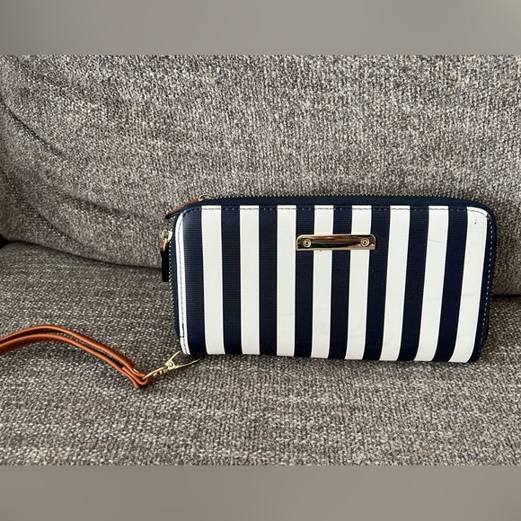 Free - striped clutch wallet wristlet - Picture 1 of 3